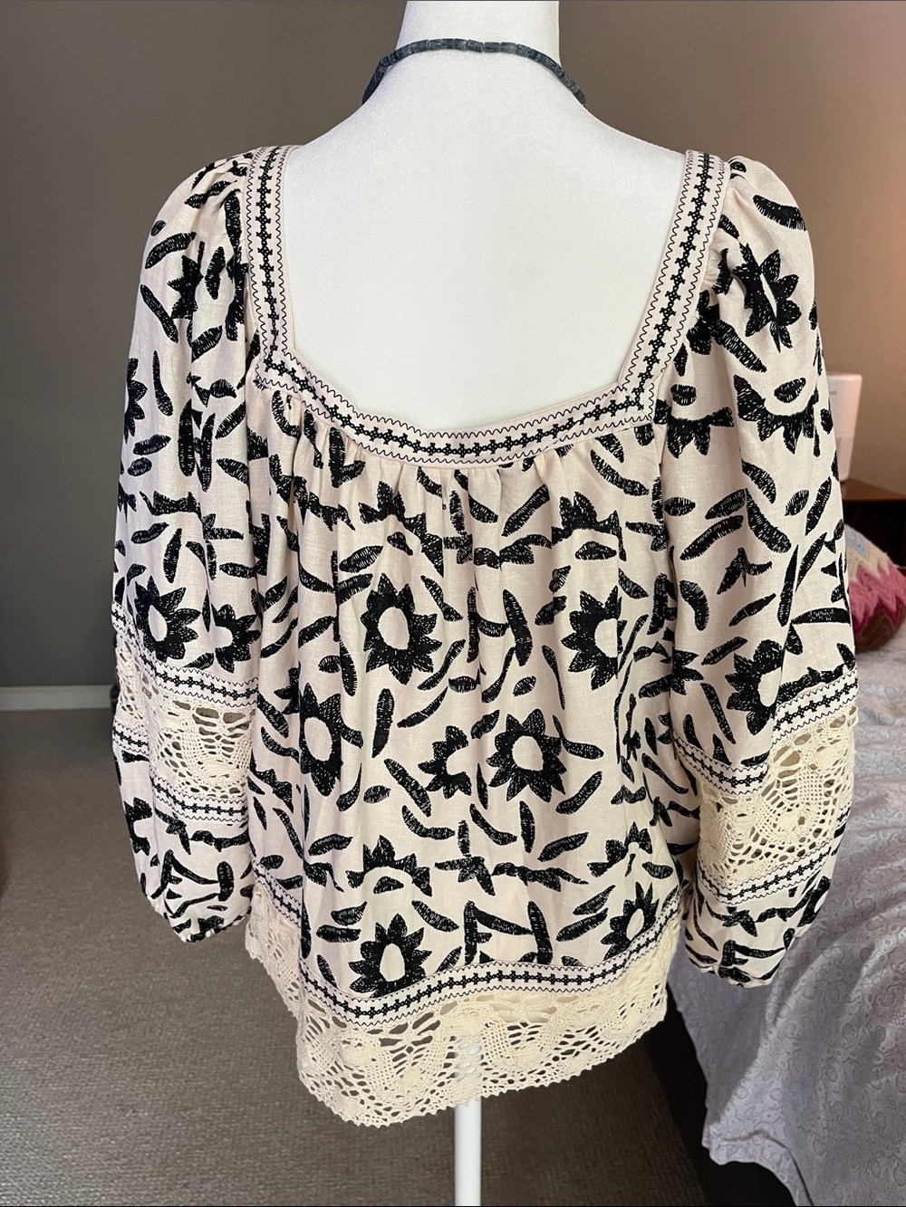 Flowy Linen Top Crochet Trim Cream Black XL - Picture 7 of 9